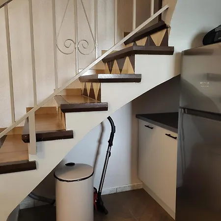 Maison Dans Piscine
