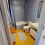 Maison Dans Piscine Dom wakacyjny *