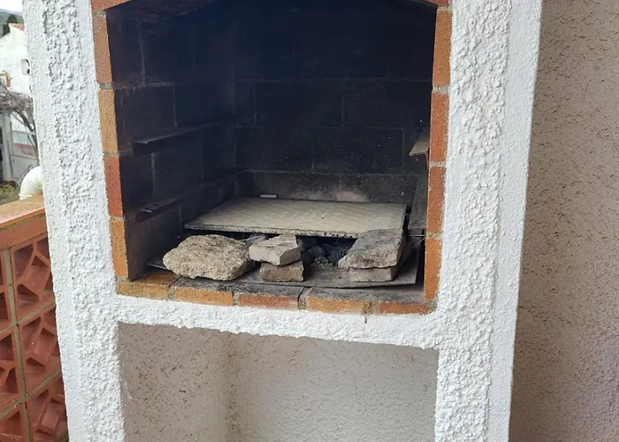 Maison Dans Piscine بيت للعطل