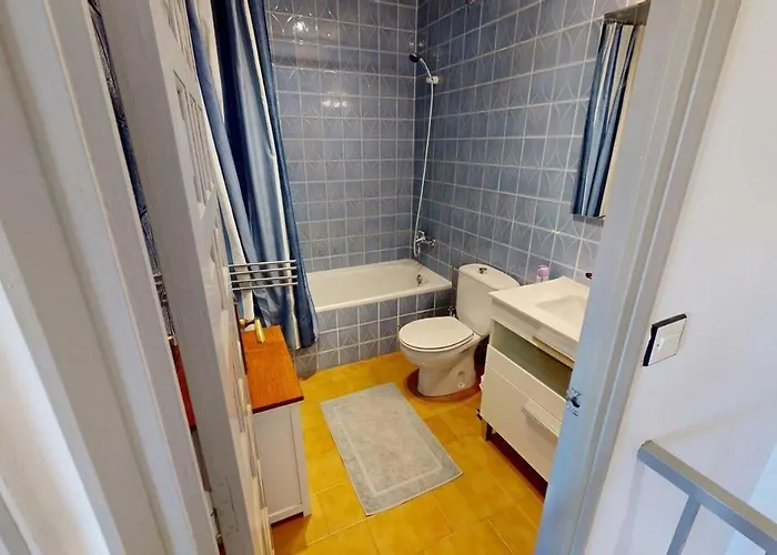 Maison Dans Piscine بيت للعطل *